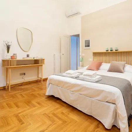 La Casa Del Murales Per 6 Persone Vicino Al Mercato Apartment *